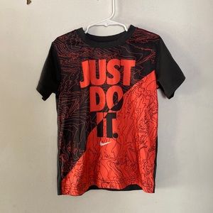 NIke tee size 7